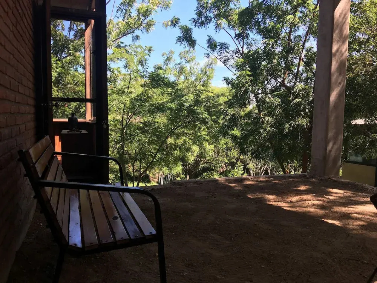 . Double Bed, Queen Size, Small Kitchen, Terrace, Wi-fi- air Condition. Quiet