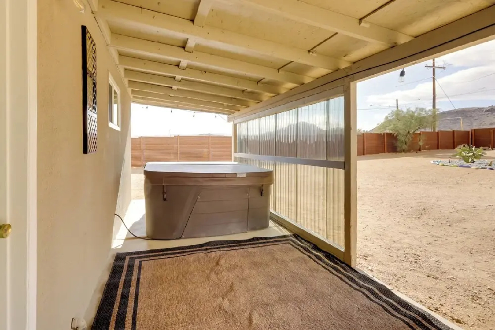 Mtn-view Home ~ 8 Mi to Joshua Tree Natl Park!