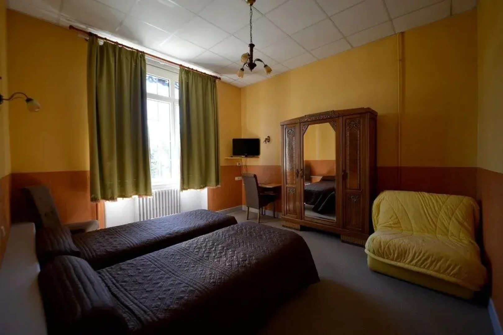 Logis Hostellerie du Lion d'Or