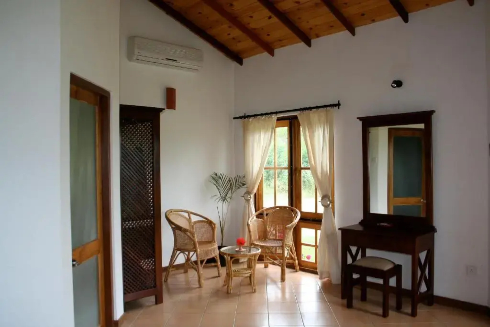 Hibiscus Garden Hotel