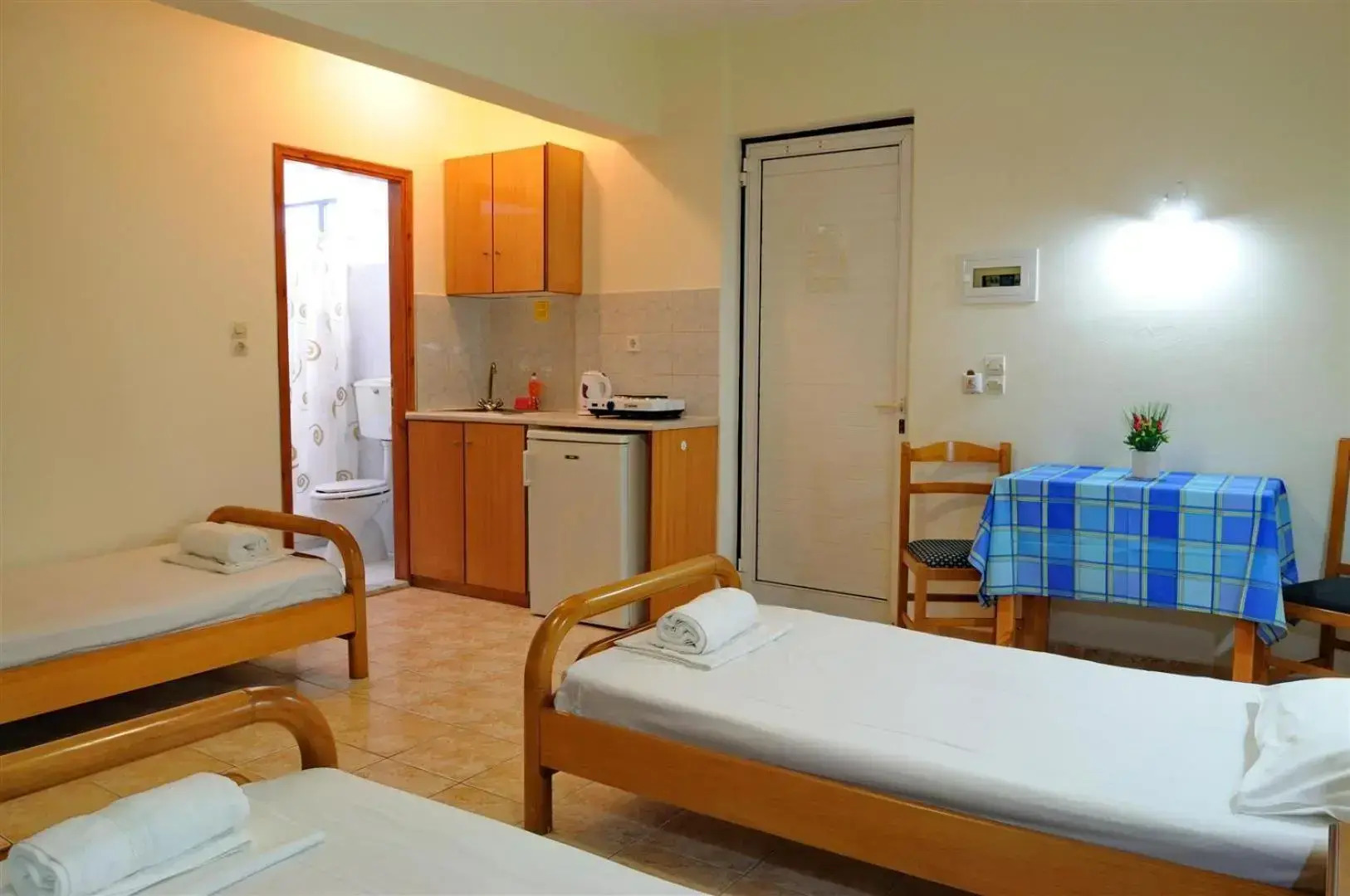 Nikos 2 Studios & Apartments