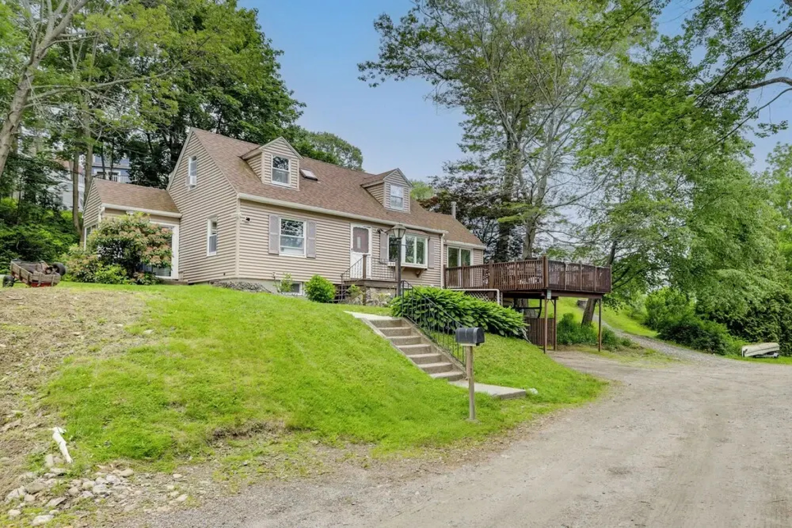 Close to Colleges: Worcester Apt w/ Lake Access!