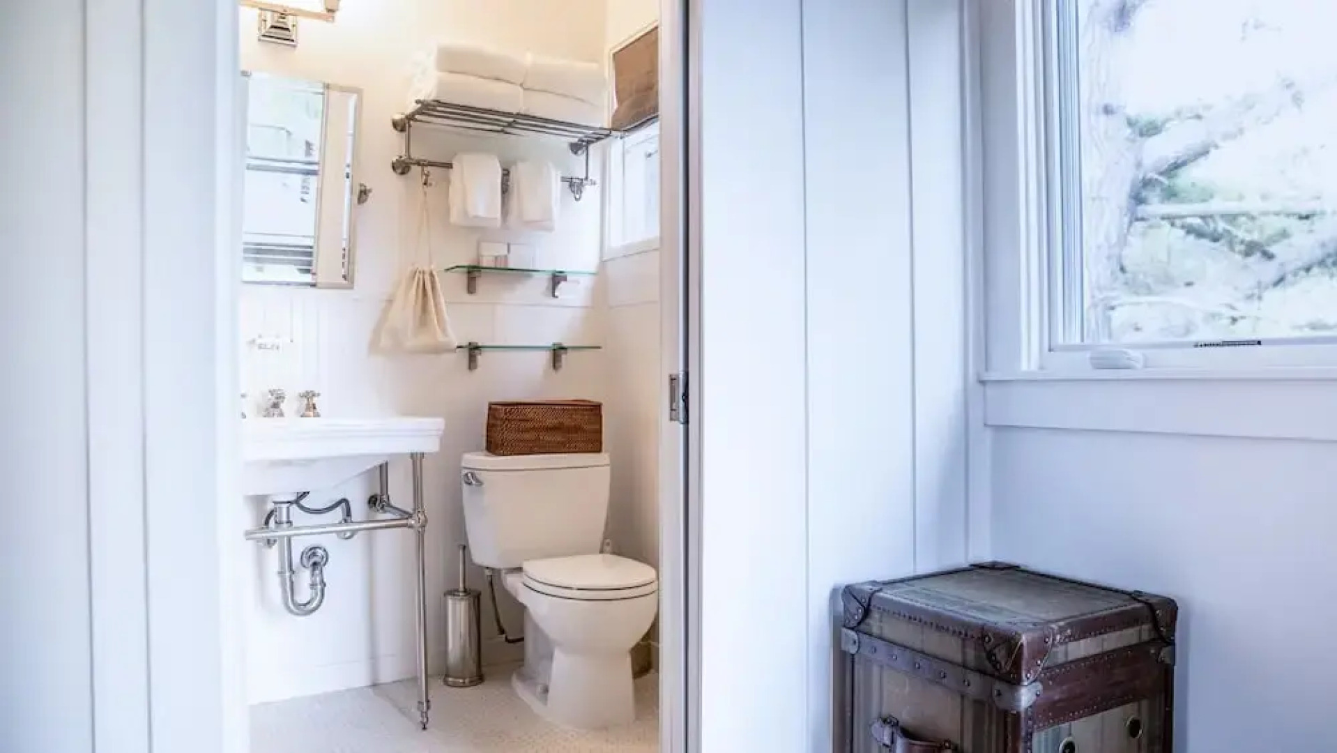 The Harbor House Inn