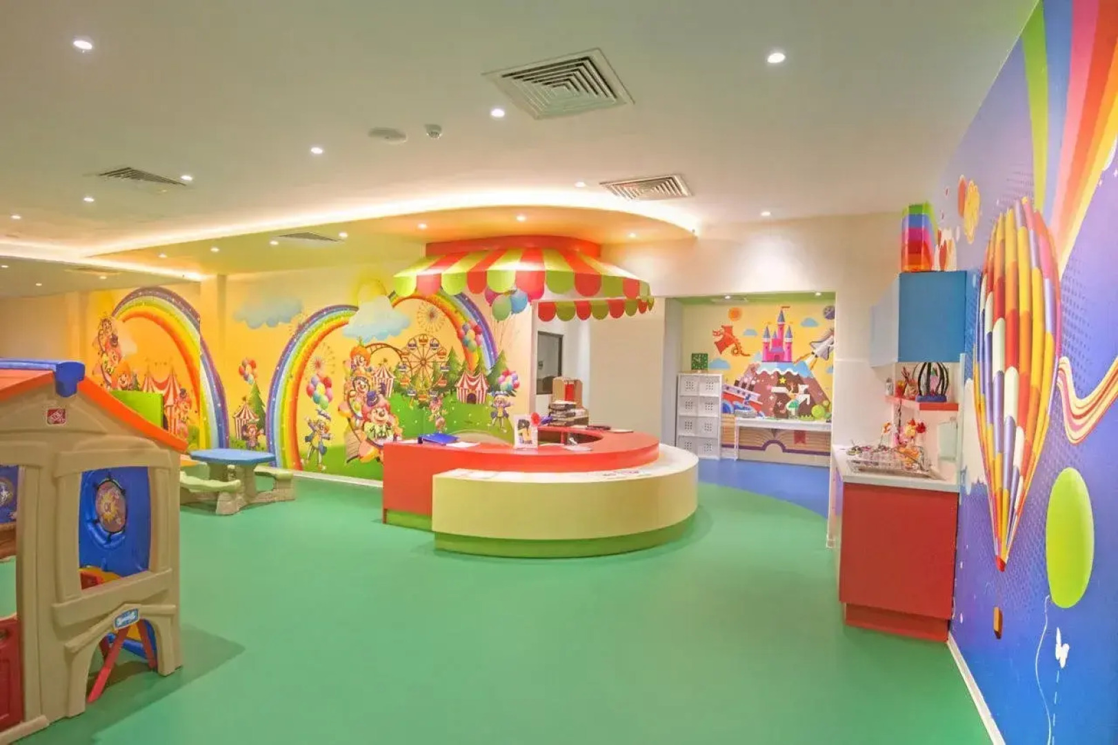 Adams Beach Hotel & Spa