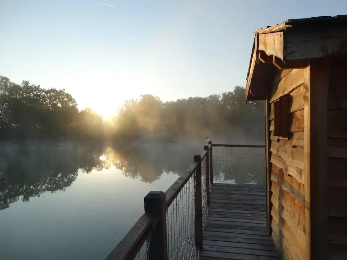Cabanes flottantes du lac de Pelisse