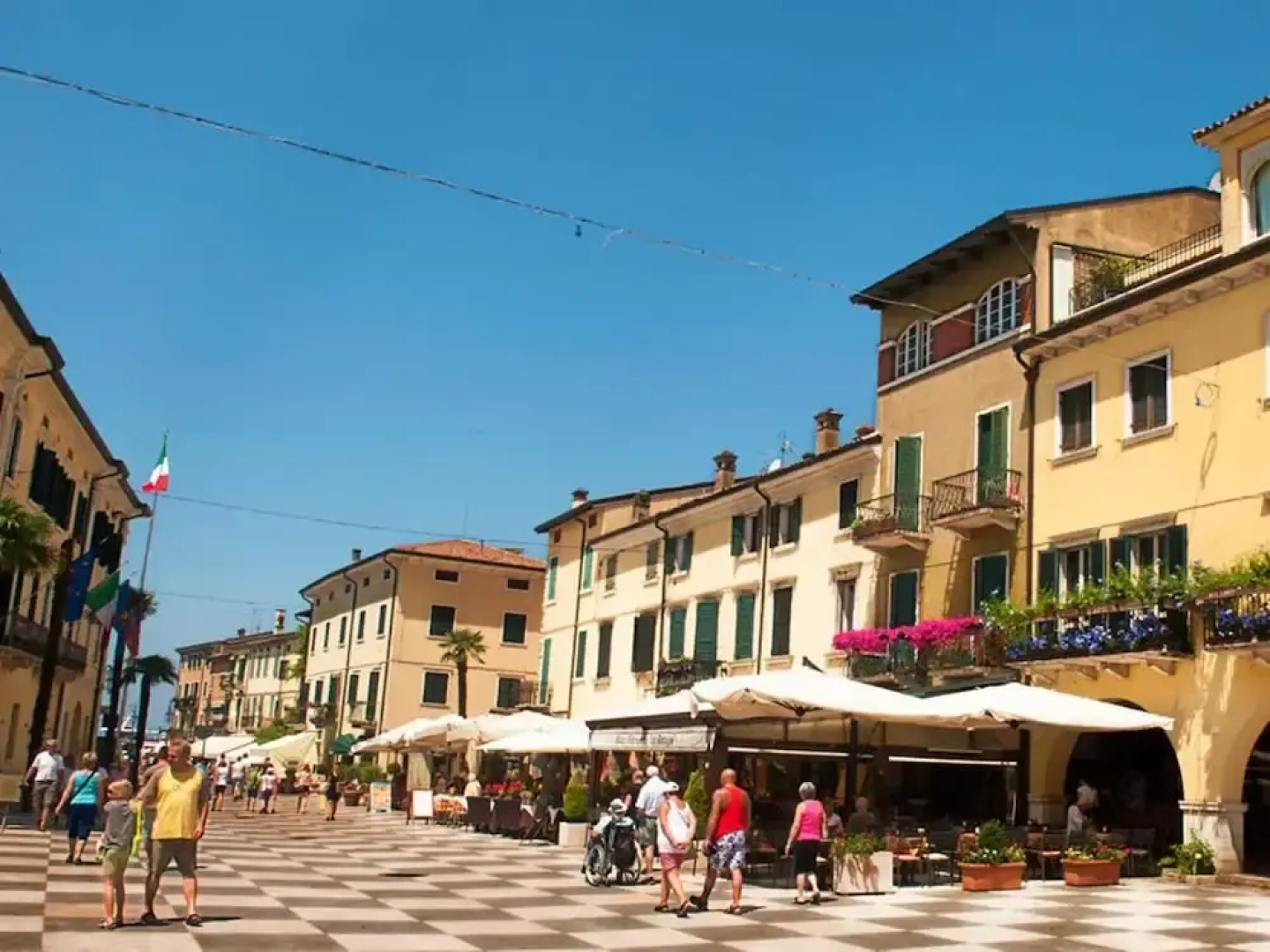 Cosy Detached House, 4 Km Far From Lake Garda, Big Private Garden with Terrace