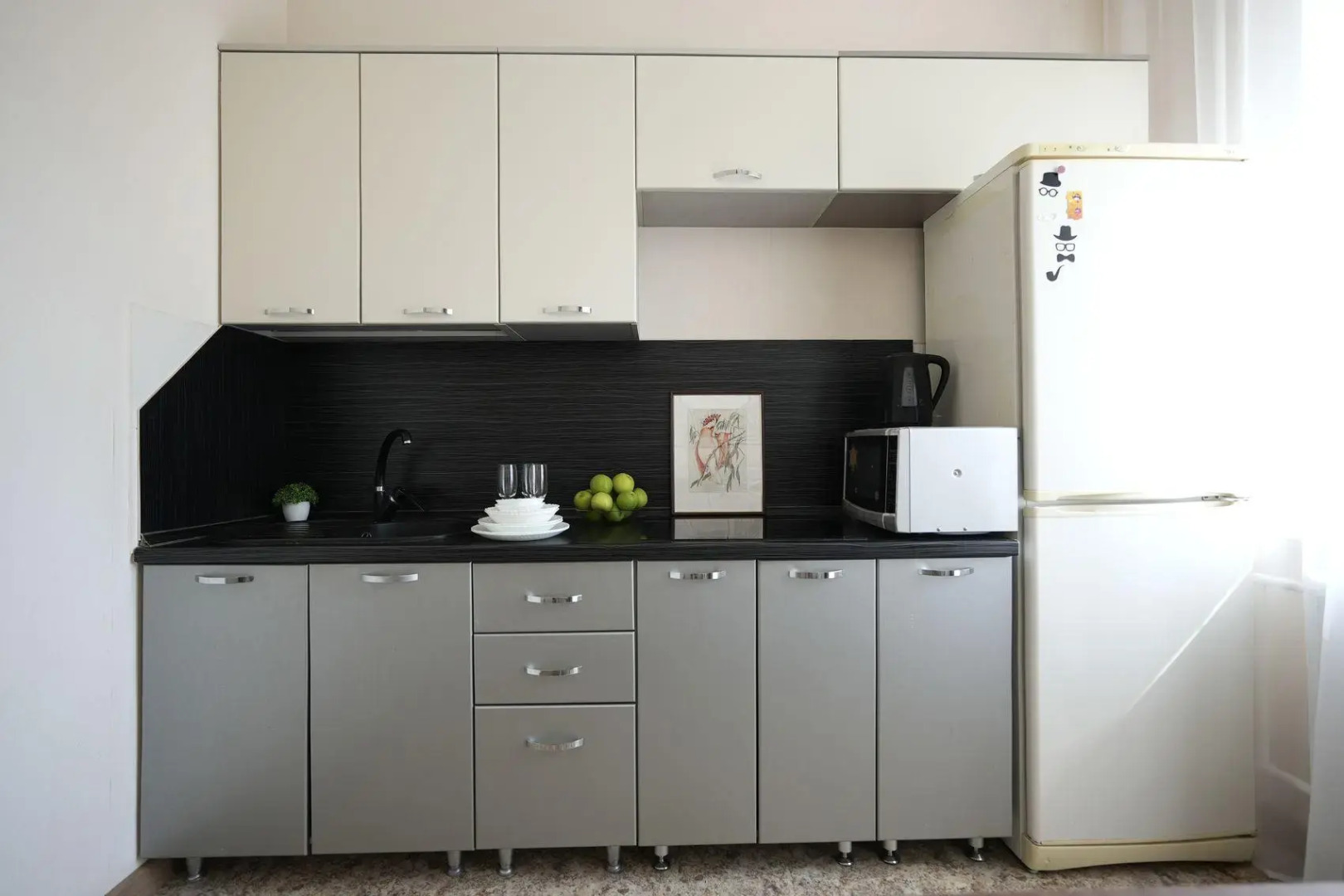 Пять звезд на Омской 23