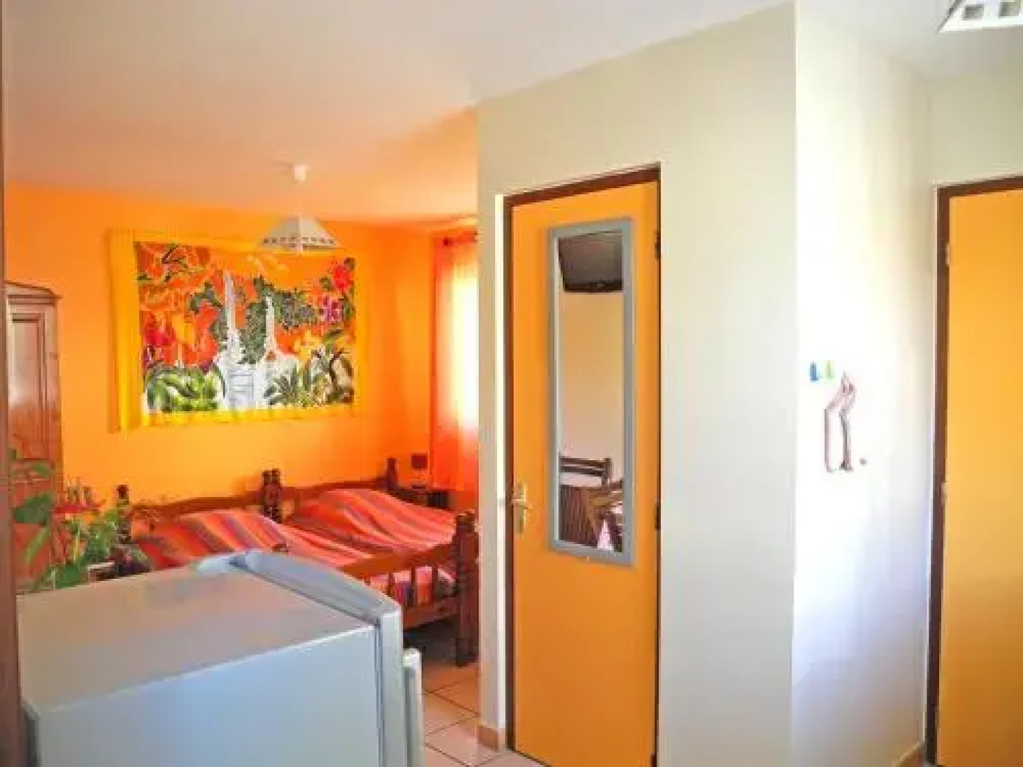 Les Hibiscus de la Rivière