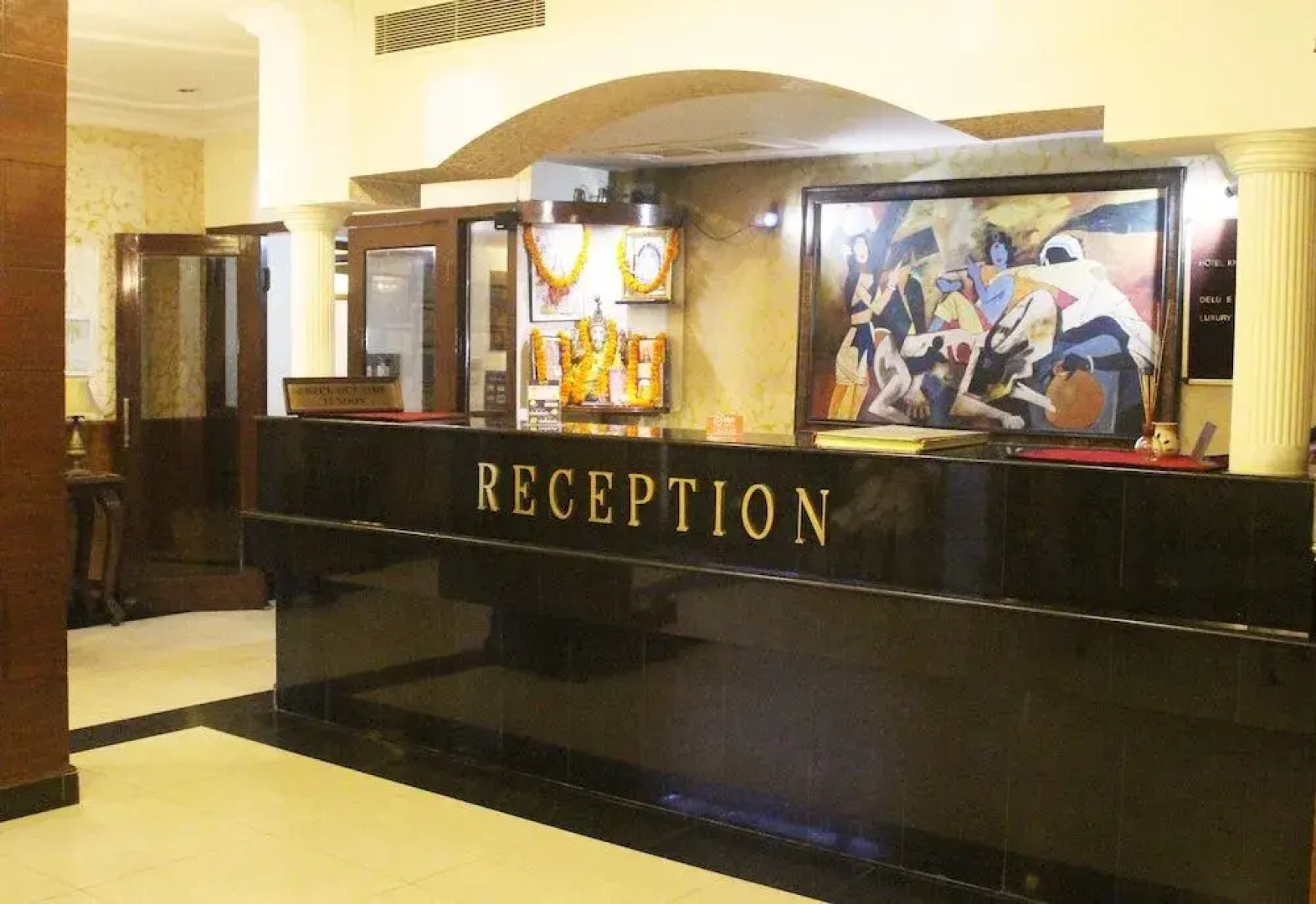 OYO 969 Hotel Khanna Palace