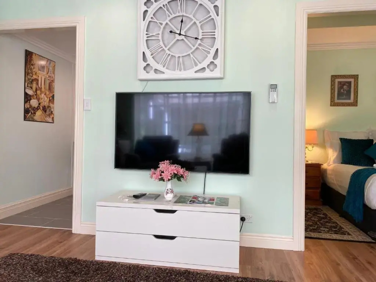 Curtis Falls Apartment