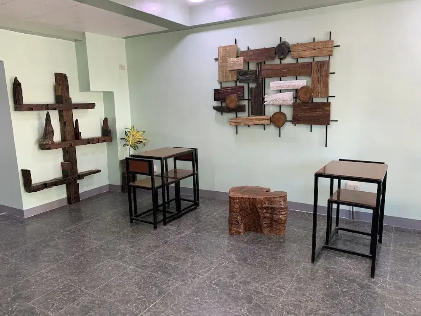 Beinte Singko de Marso Apartments