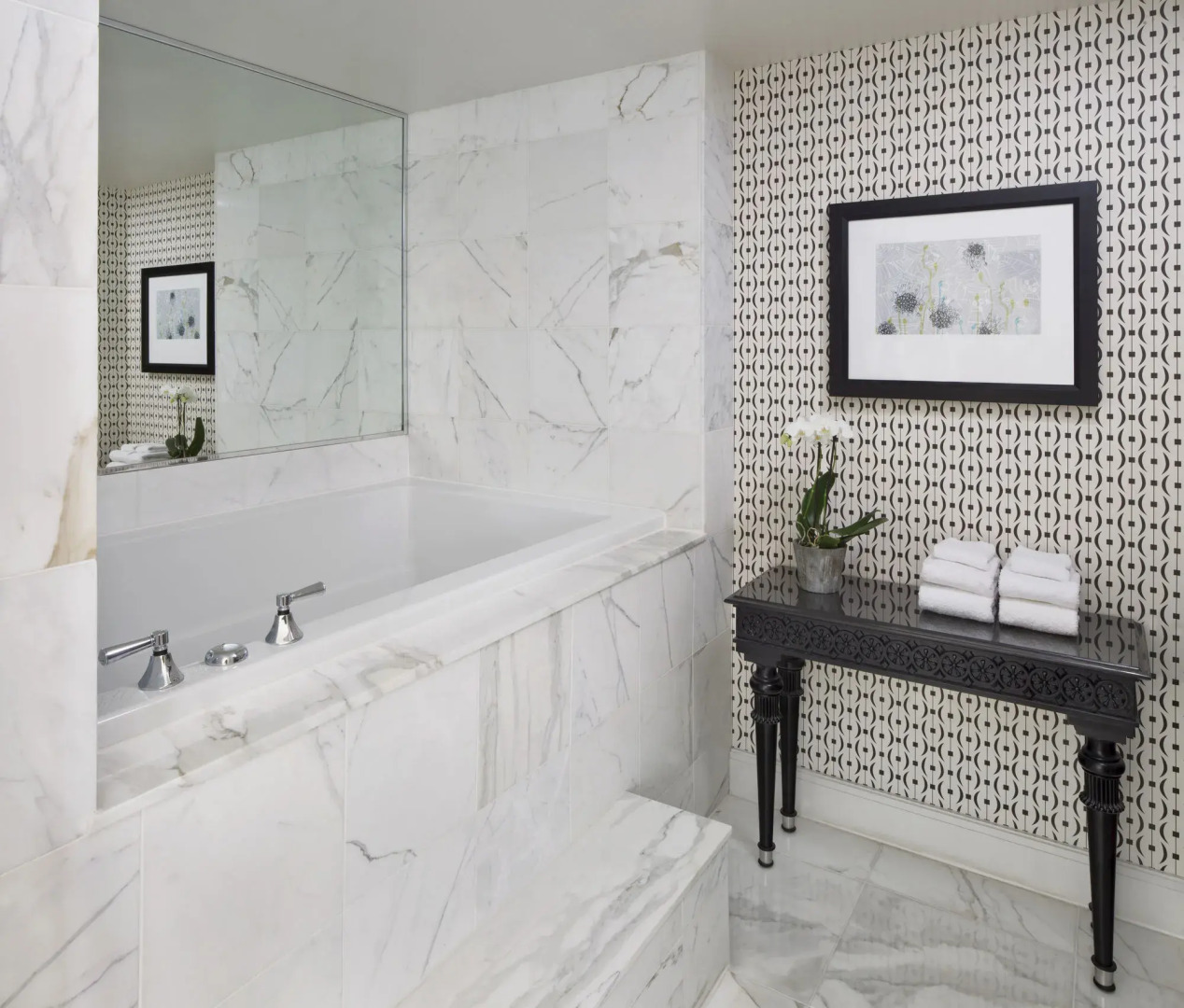 The Alexandrian Old Town Alexandria, Autograph Collection