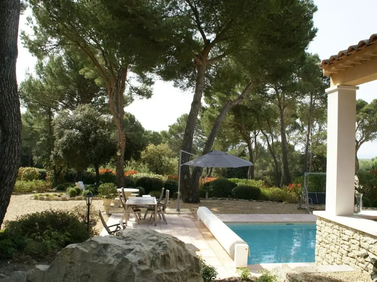 Stylish Villa With Heated Swimming Pool Close to the Lovely L'isle-sur-la-sorgue
