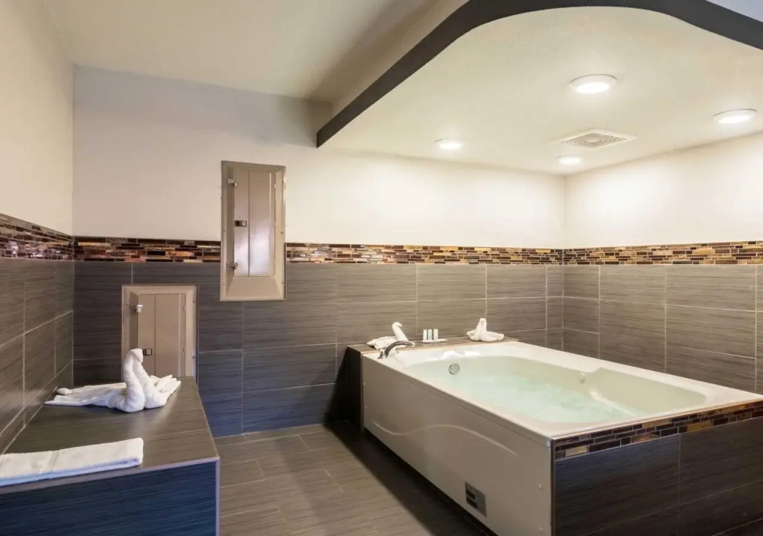 Clarion Inn & Suites