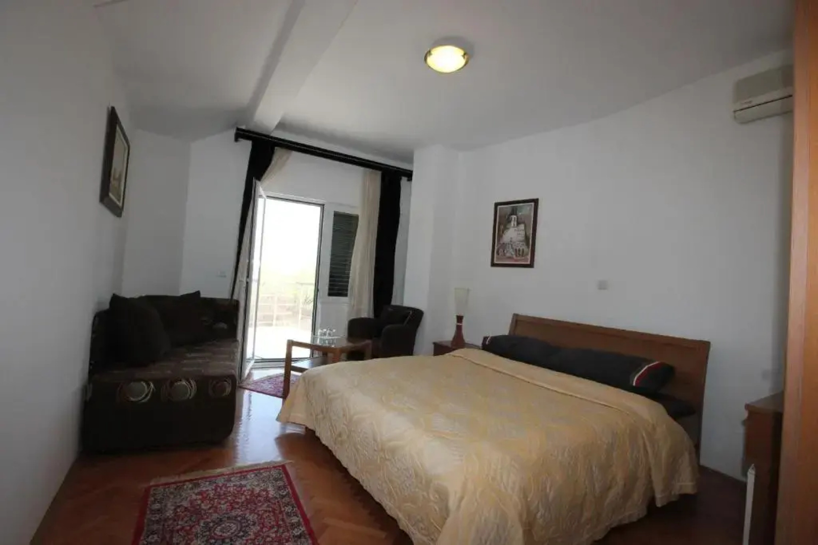 Hotel Vir