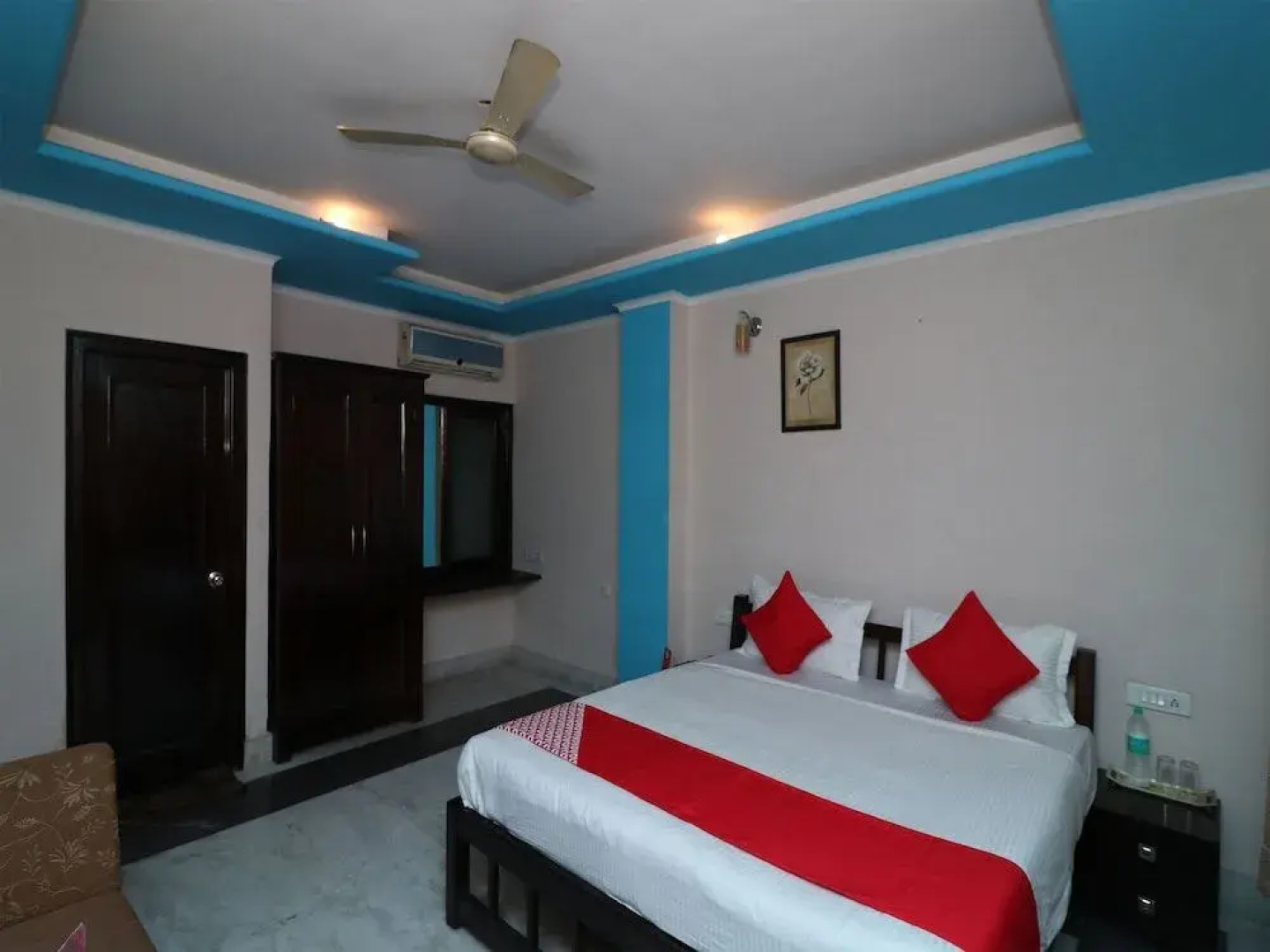 OYO 13161 King's Palace