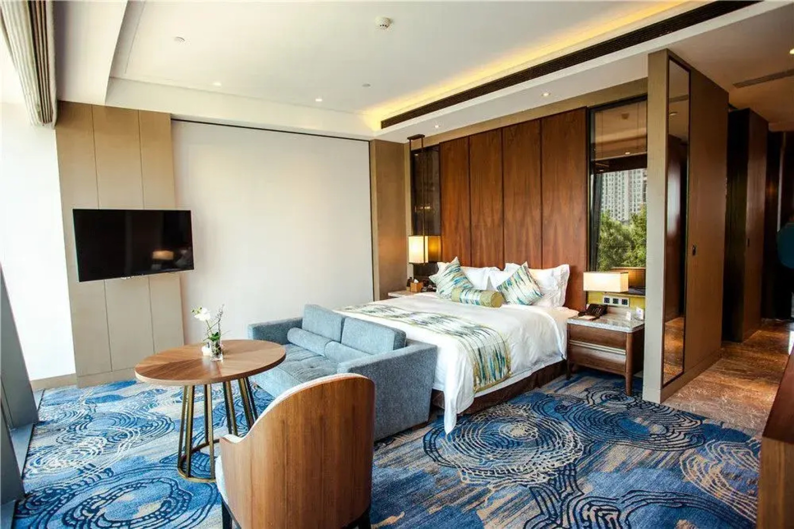 Yading Peninsula Hotel