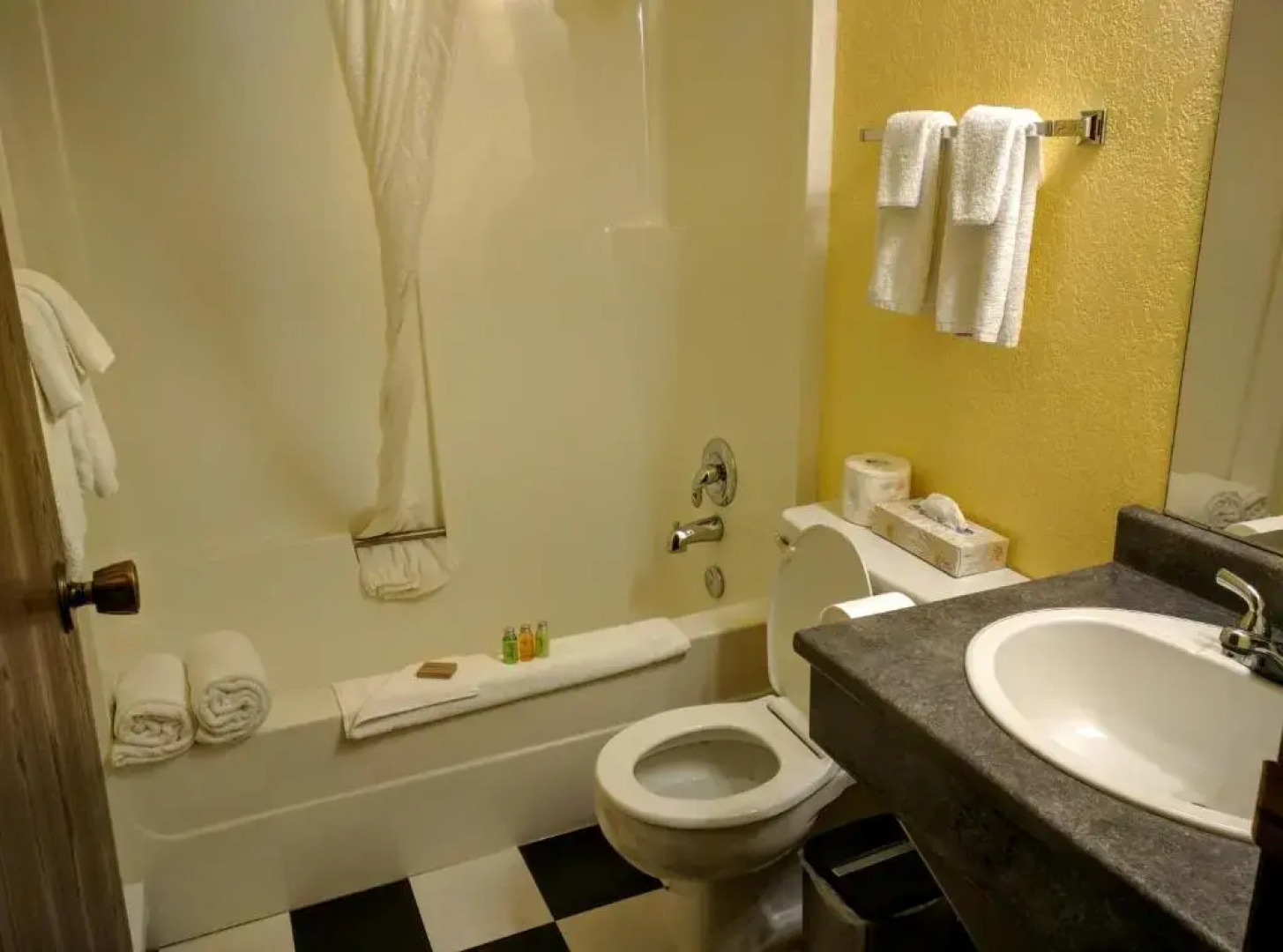 The Bulldog Hotel Silver Star