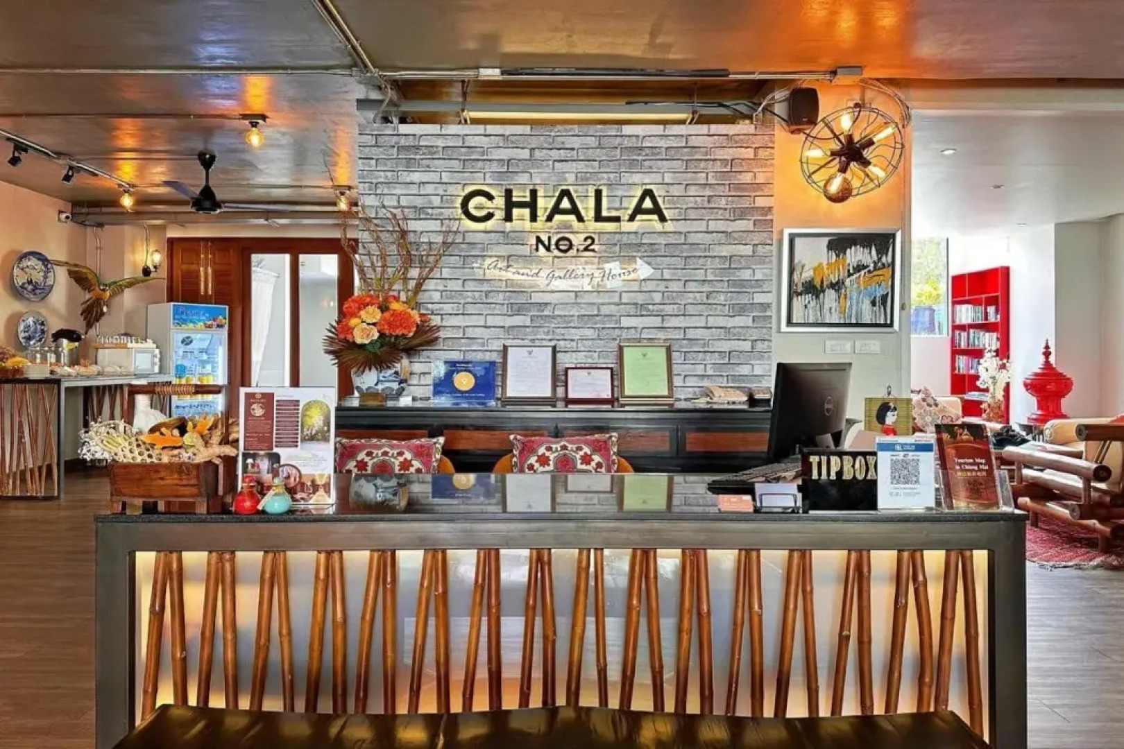 Chala Number 2 Art and Gallery House