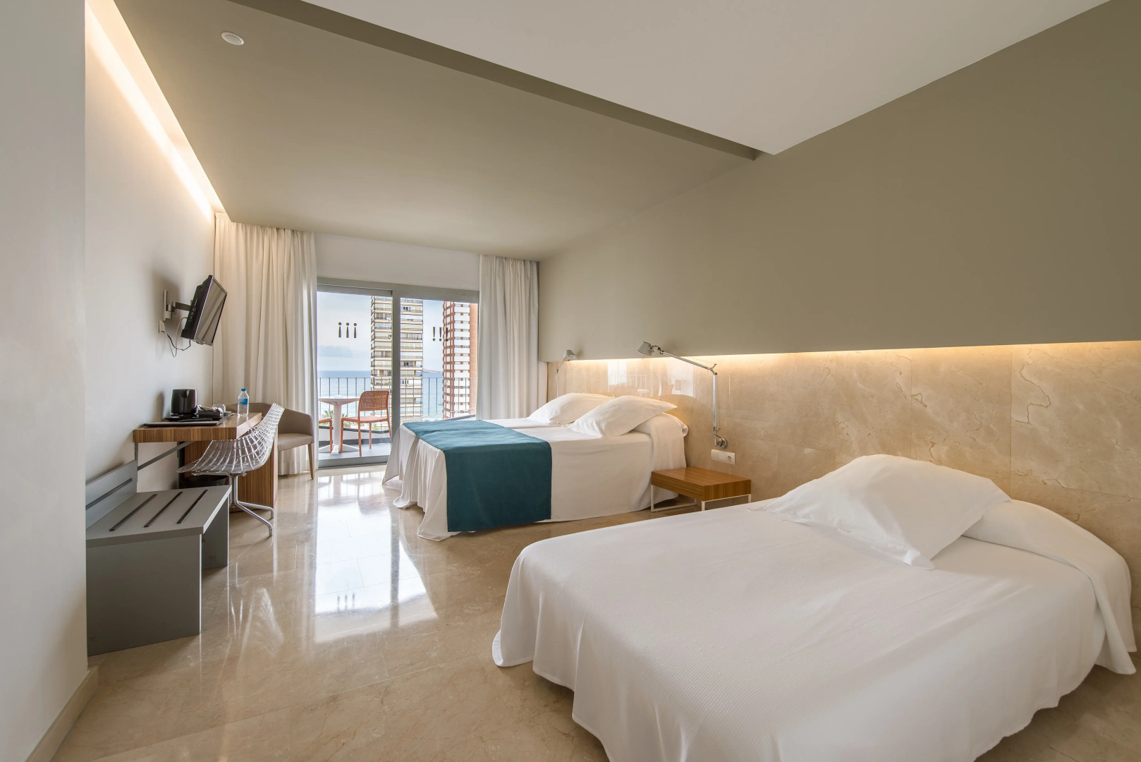 Belroy Hotel and Apartments