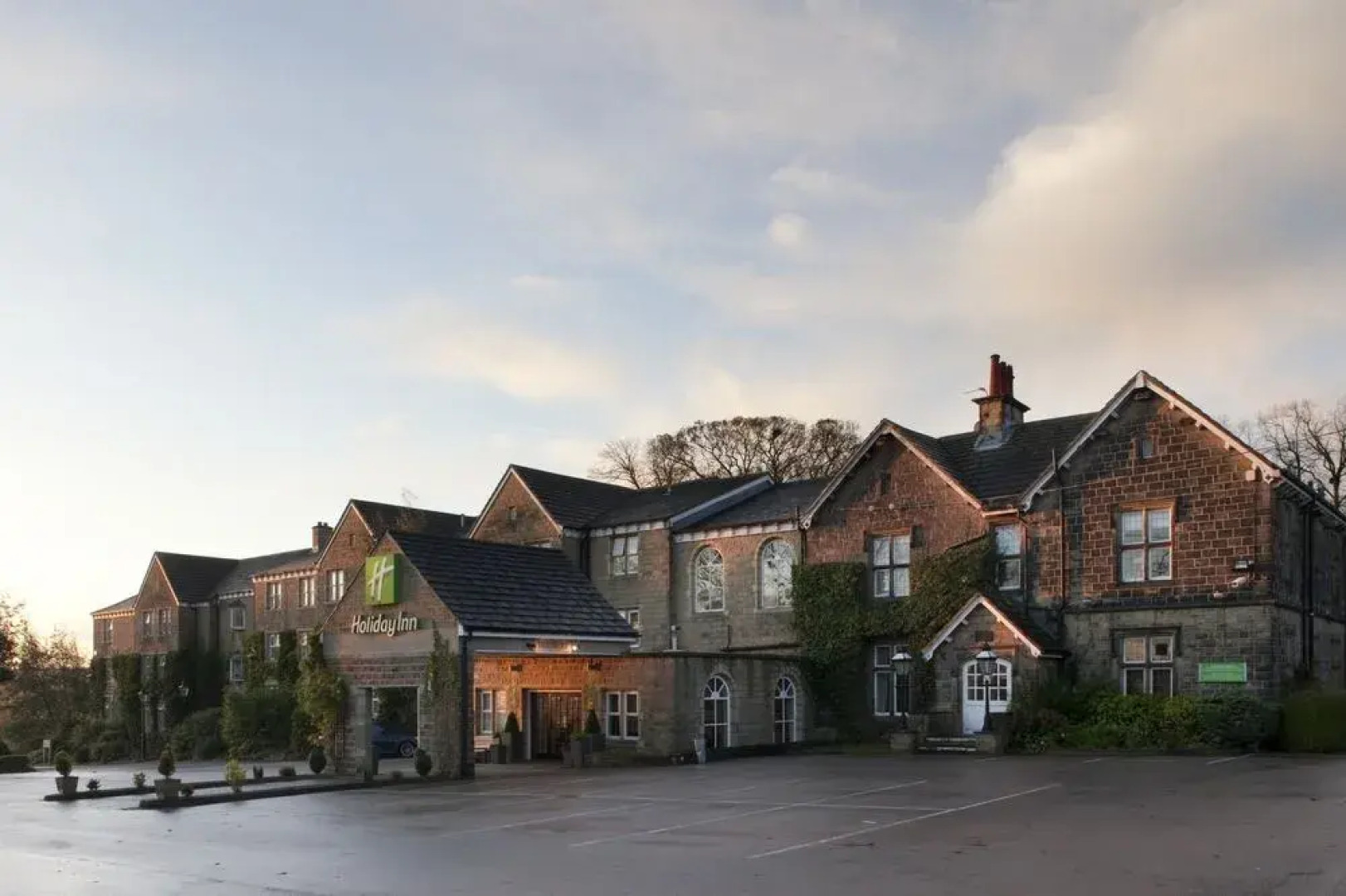 The Tong Park Hotel