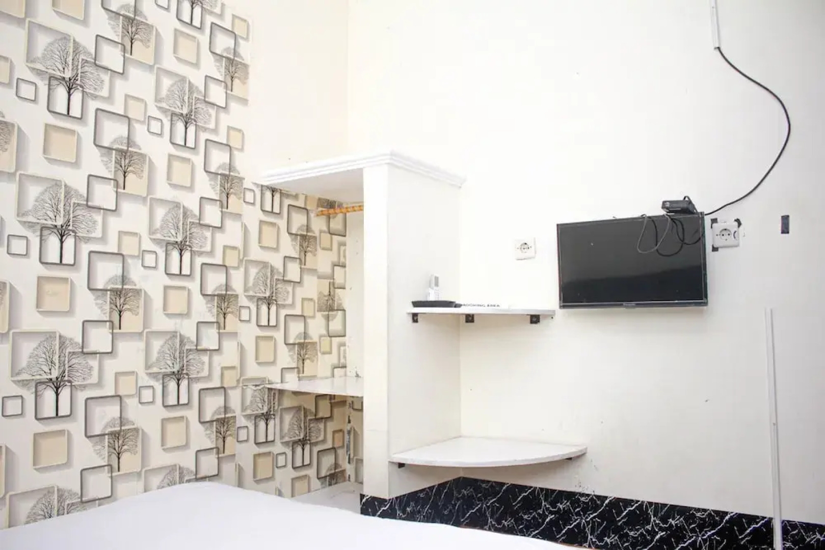 Santana Guest House by OYO Rooms