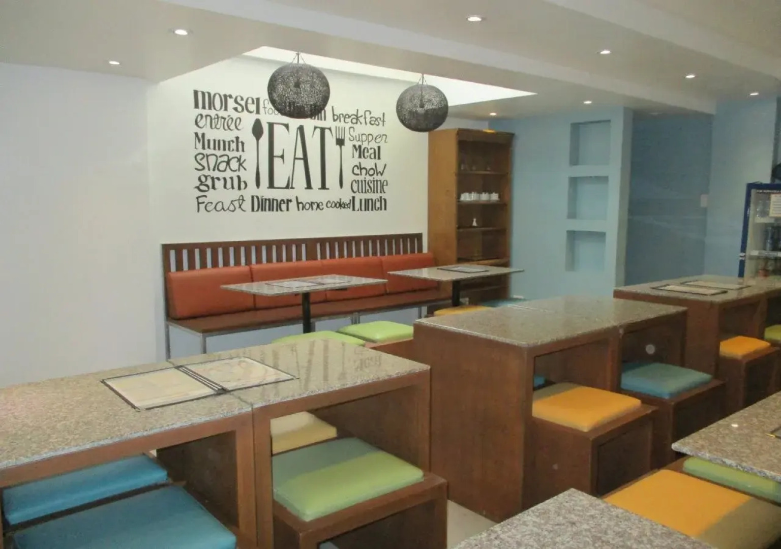 OYO 406 Royal Parc Inn & Suites