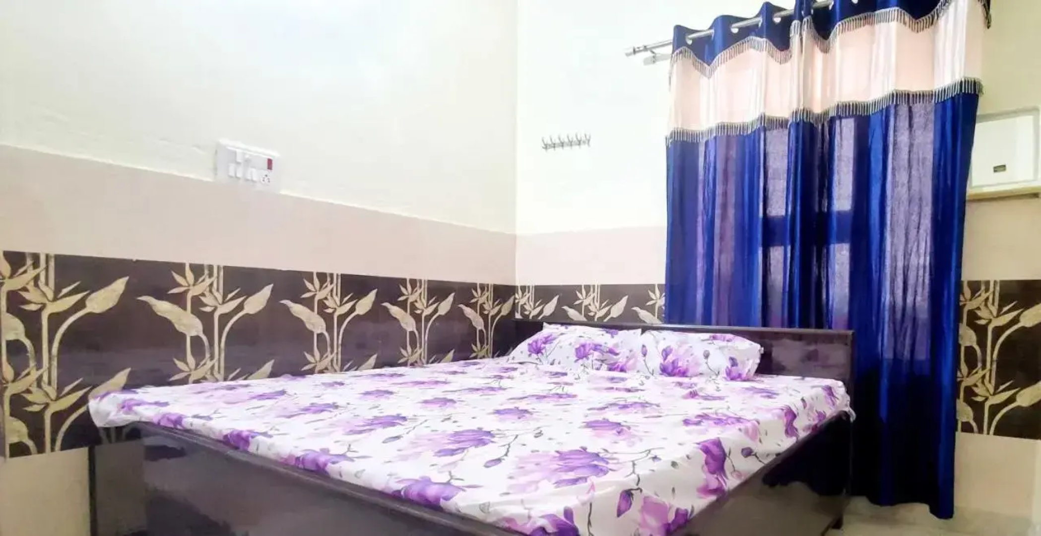 OYO 701211 Rock Star Hotel & Rooms