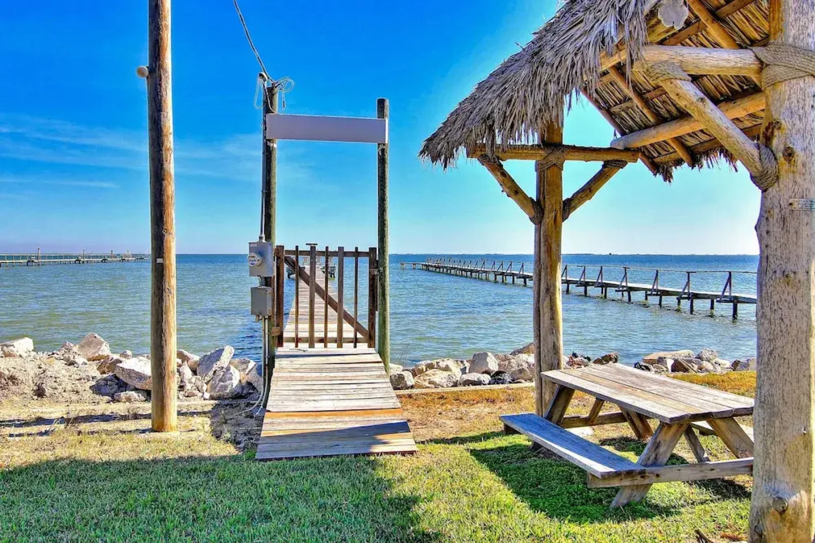 Joys Beach 1 Bedroom Cottage by RedAwning