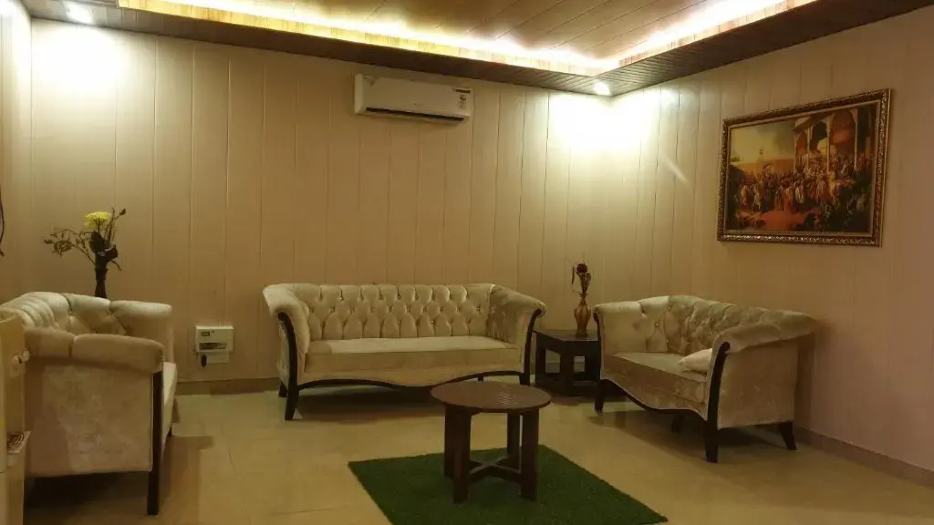 The Maple Leaf Complex