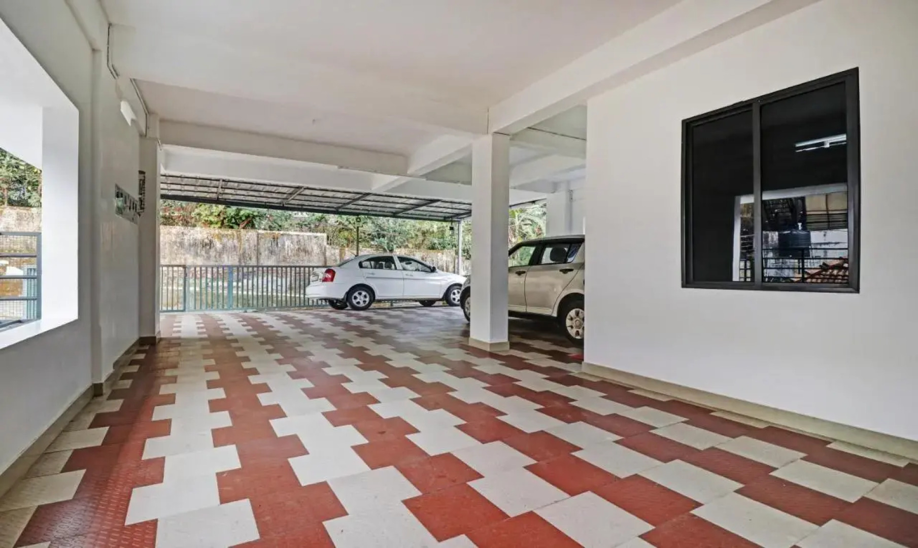 Treebo Nirupama, 750m from Aluva Railway station