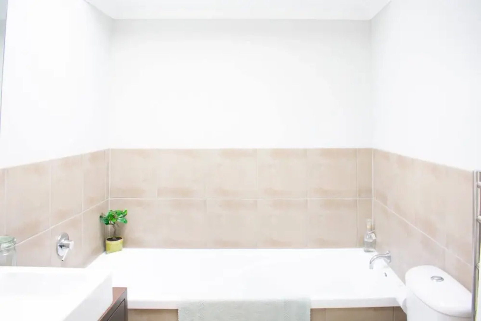 Quaint 2 Bed Family Home in Titirangi