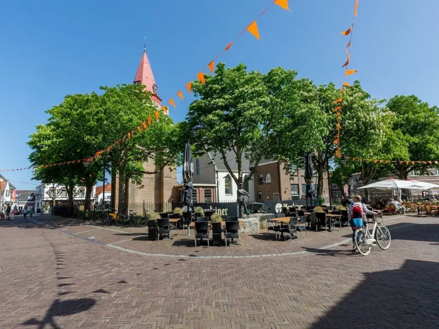 Very Spacious 6-person Apartment Located in the Centre of Ouddorp