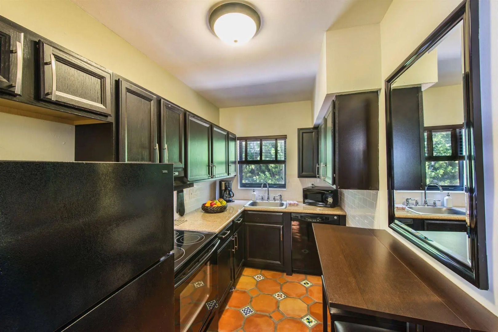 Miami Whitehouse Apartments