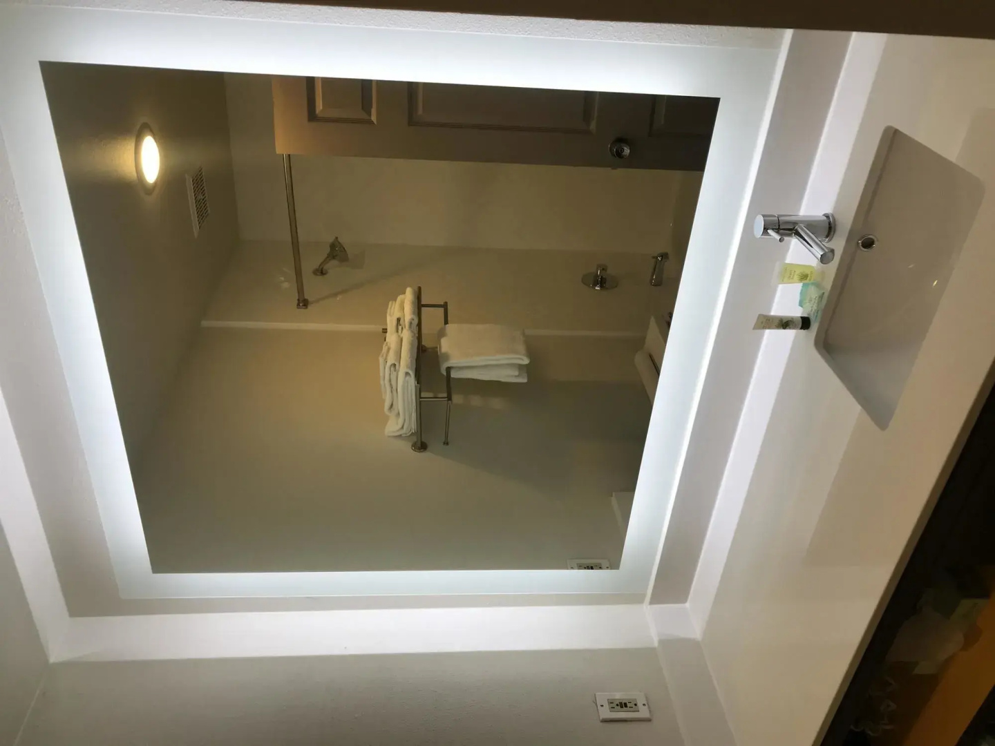 Holiday Inn Tacoma Mall by IHG