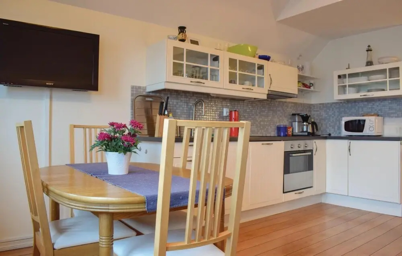 Awesome Home in Bakkasund With 2 Bedrooms and Wifi