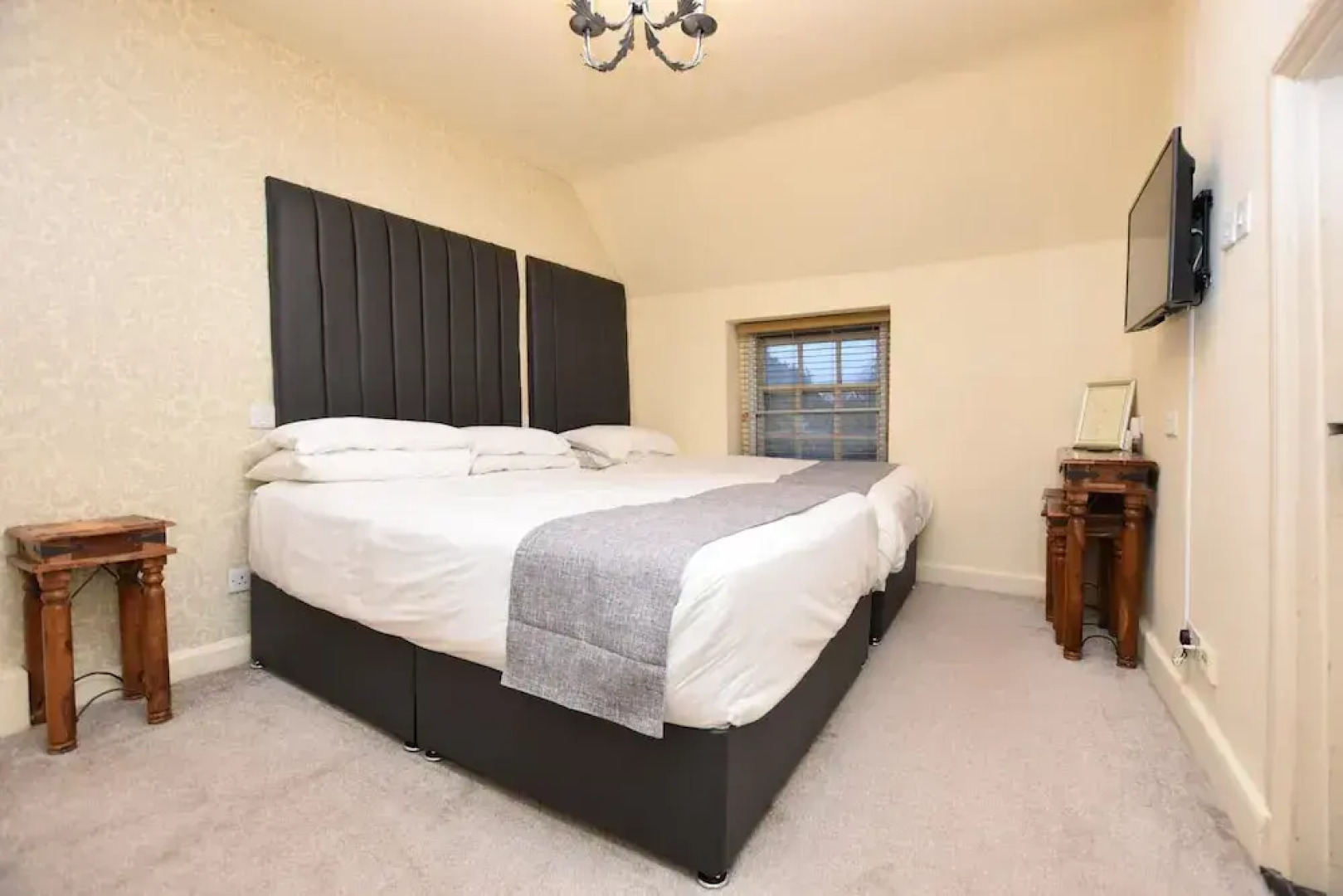 The Halford Bridge Inn