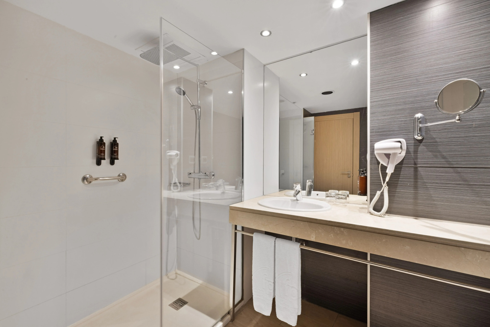 Aparthotel Fontanellas Playa