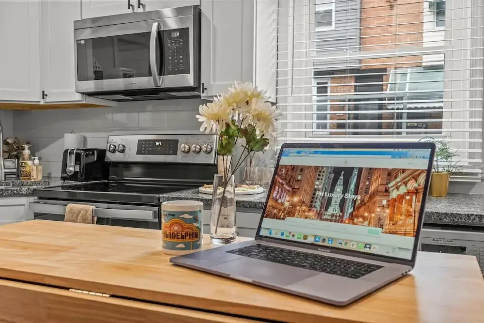 East Passyunk Trendy Apartment