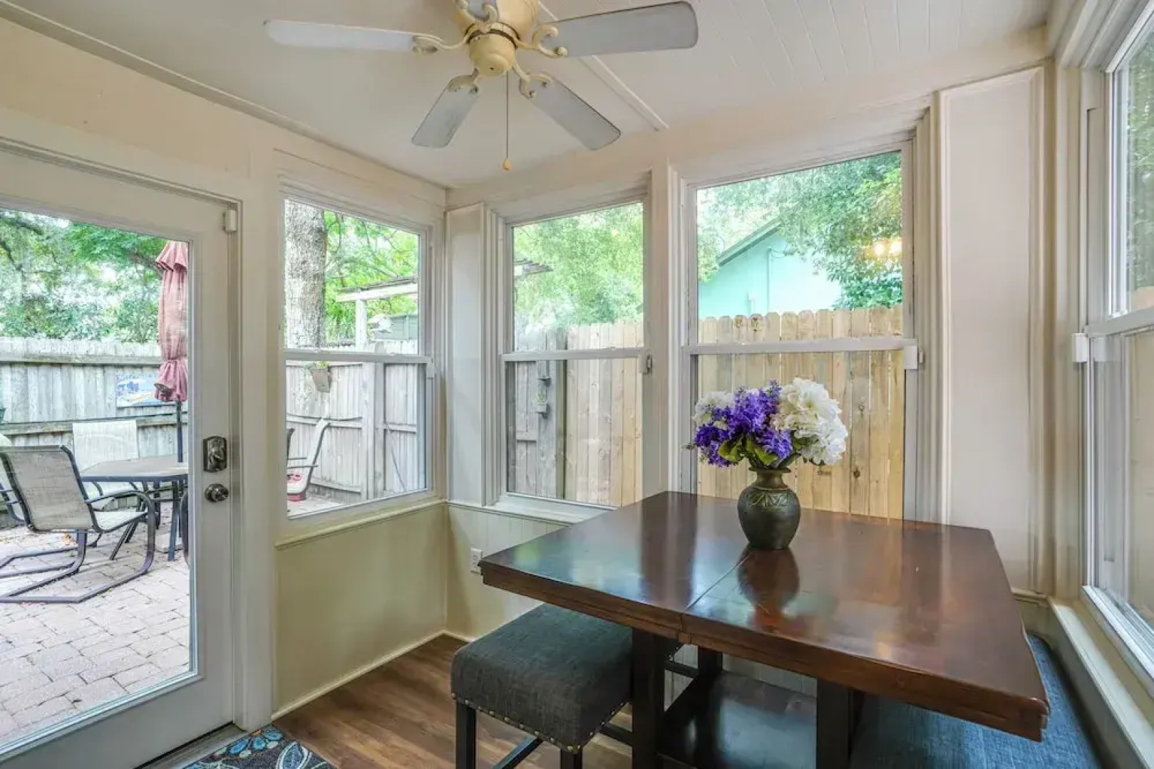 Mt Dora Garden Cottage w/ Patios, Walk to Downtown