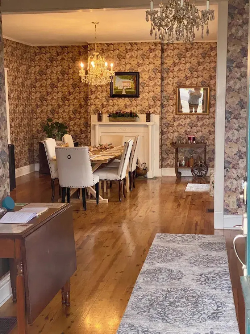 Red Rose Inn Bed & Breakfast