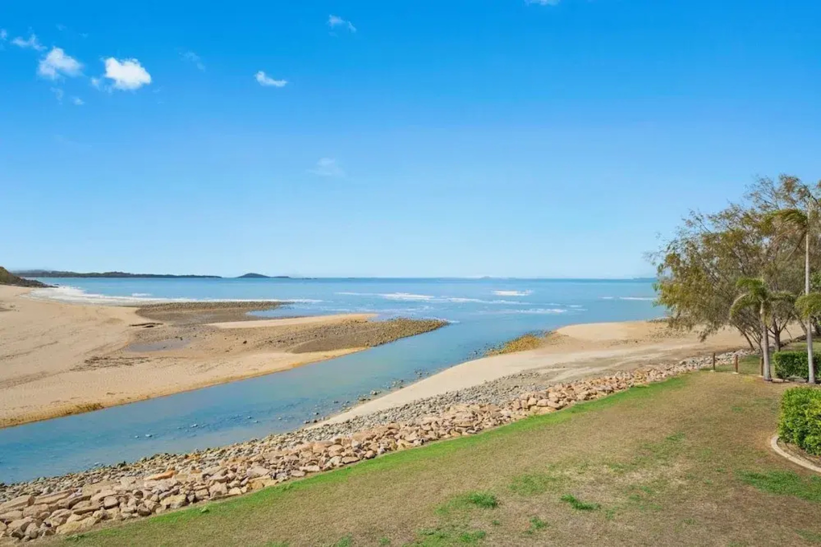 Luxury Beach Unit Dolphin Heads