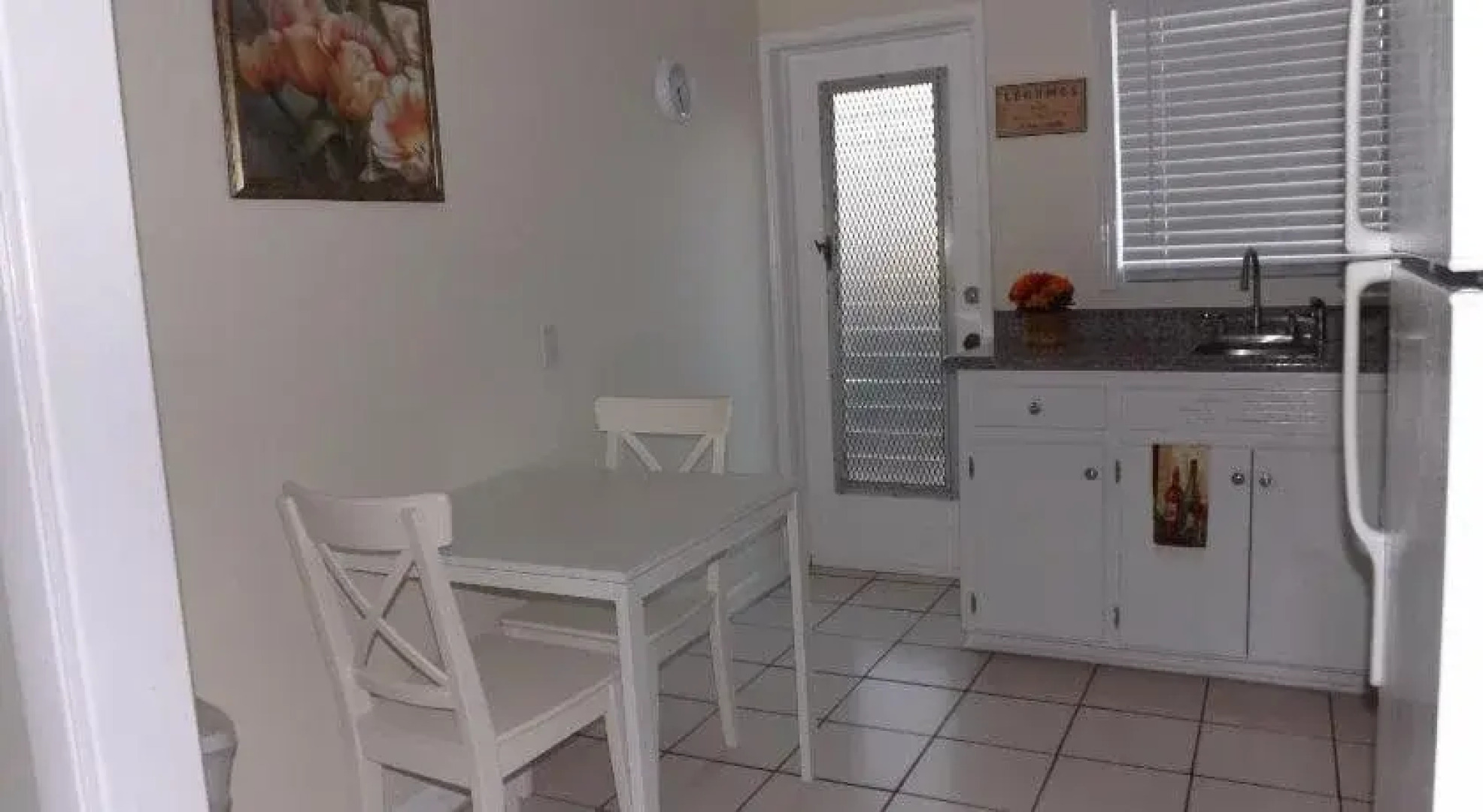 Eamon James Apartments & Suites