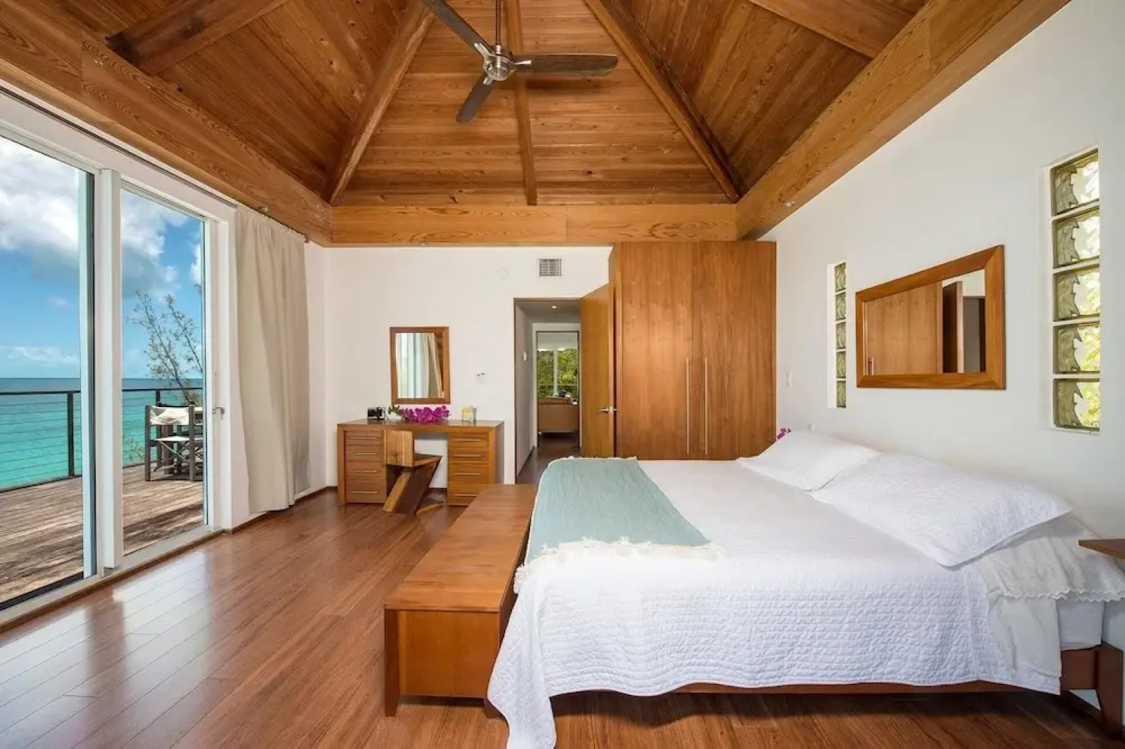 Touch Of Class Estate - A Caribbean Beachfront Estate 5 Bedroom Estate