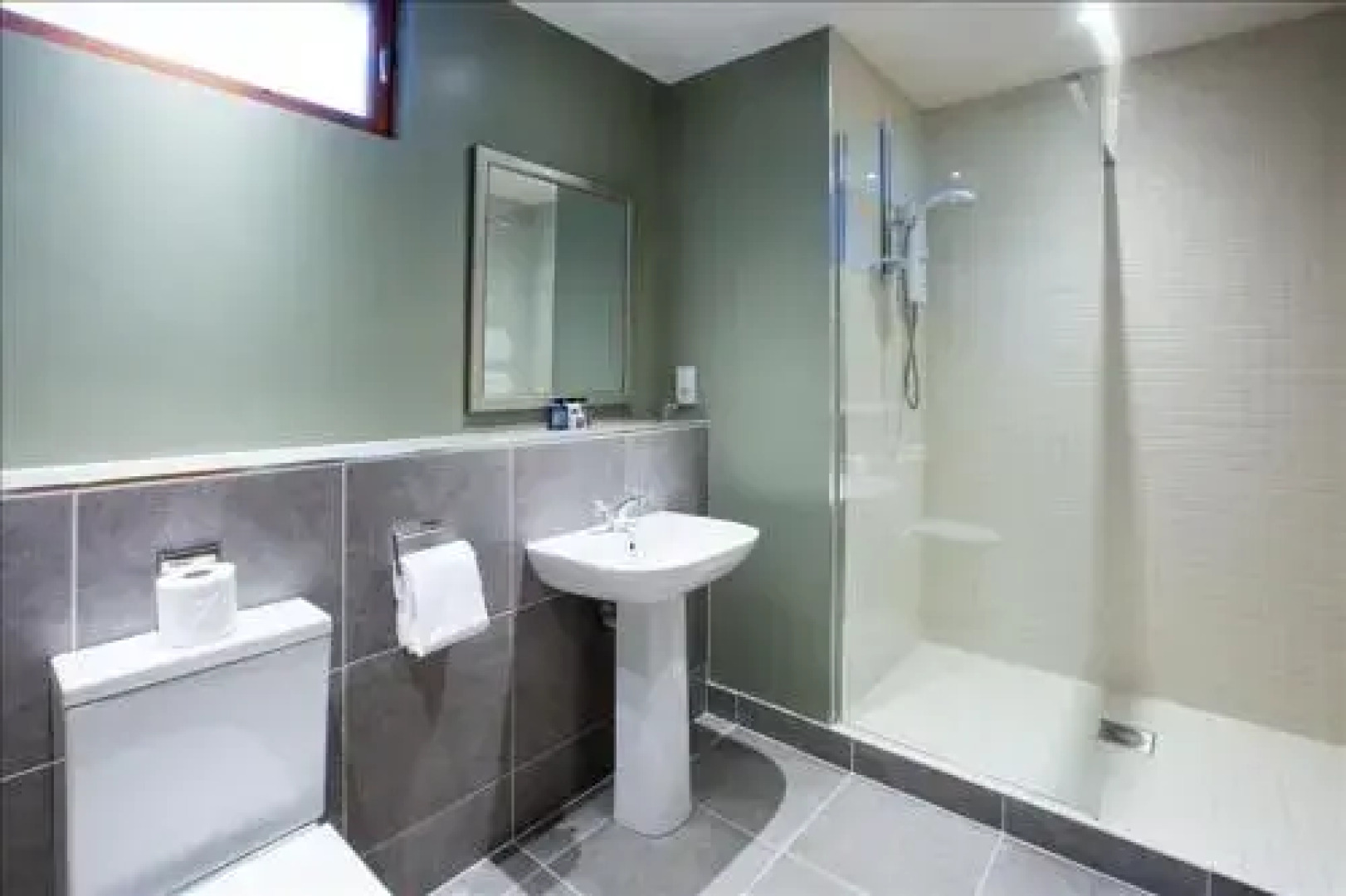 Cameron House Detached Lodge L120