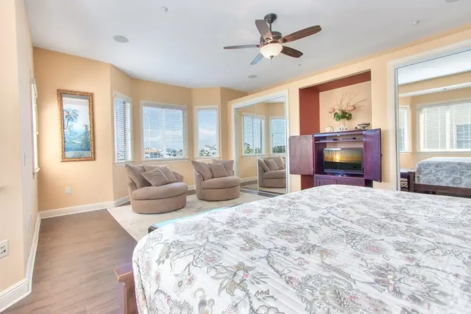 Bayway Luxury Townhome 4 Bedroom Townhouse by RedAwning