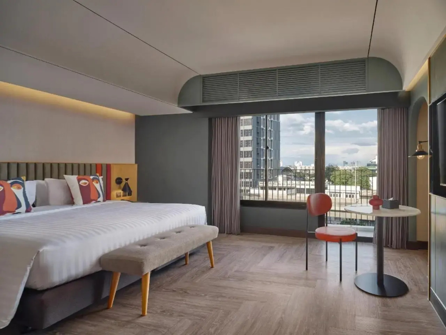 The Quarter Onnut by UHG