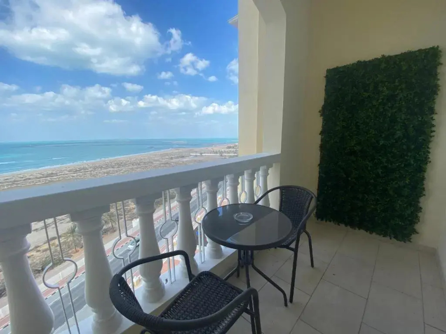 Dreamy Seaview 1 Bed (w. internet/tv/power/water)