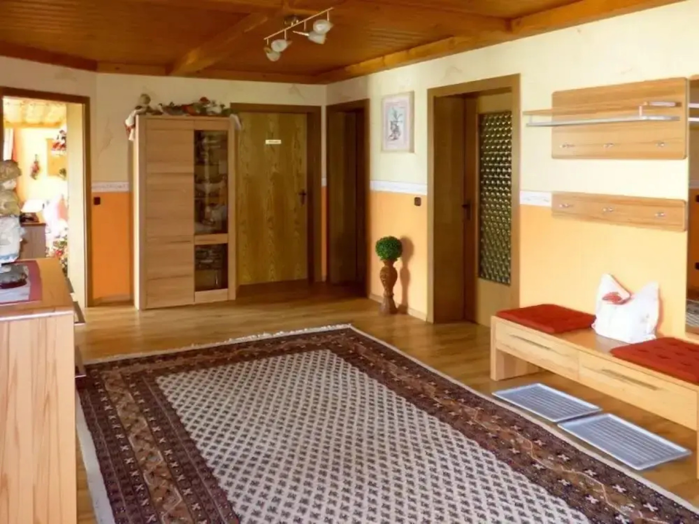 Scenic Apartment With Balcony, Garden, Deckchairs, Barbecue