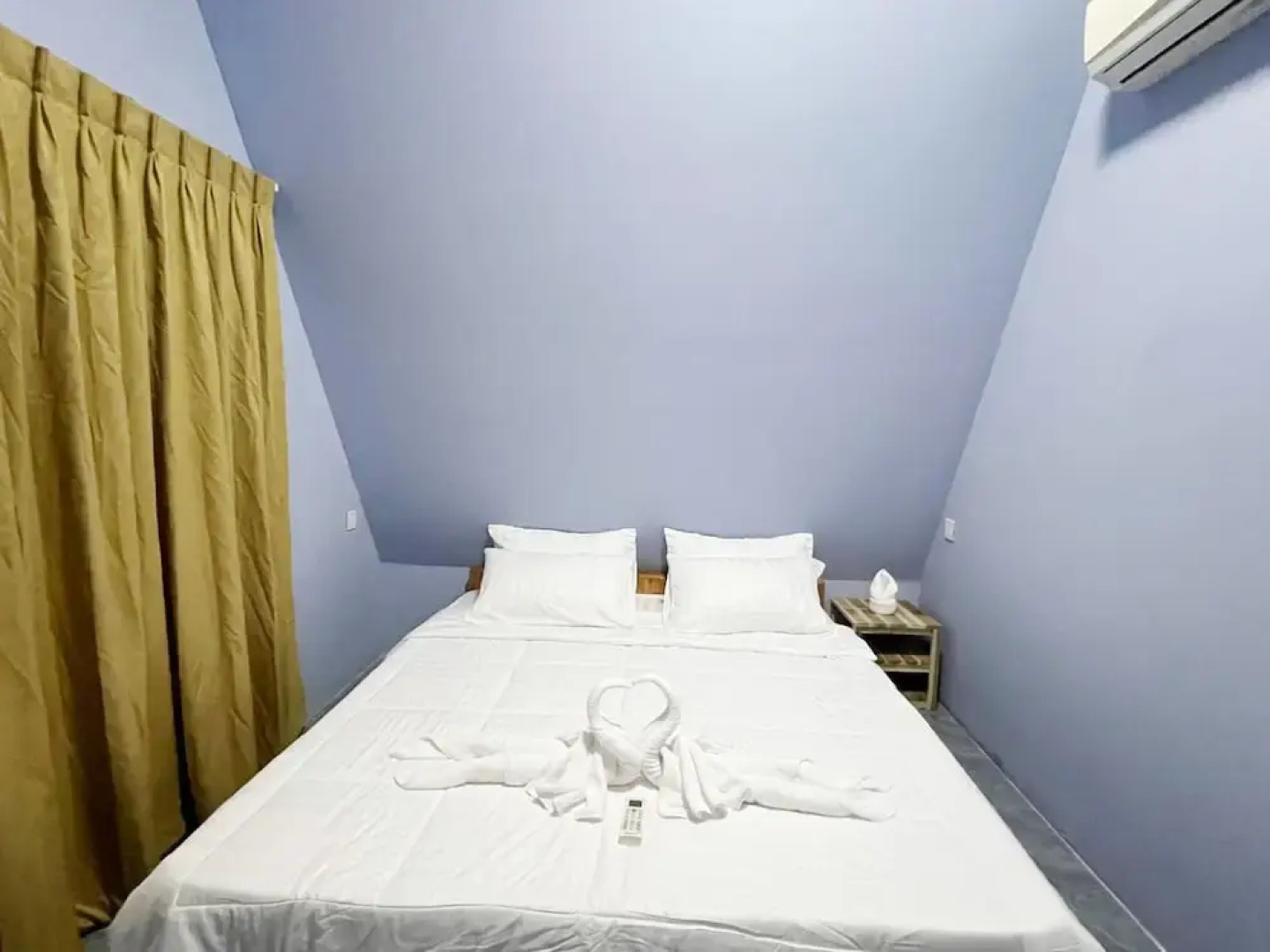 SELA Bungalow and Italian Restaurant